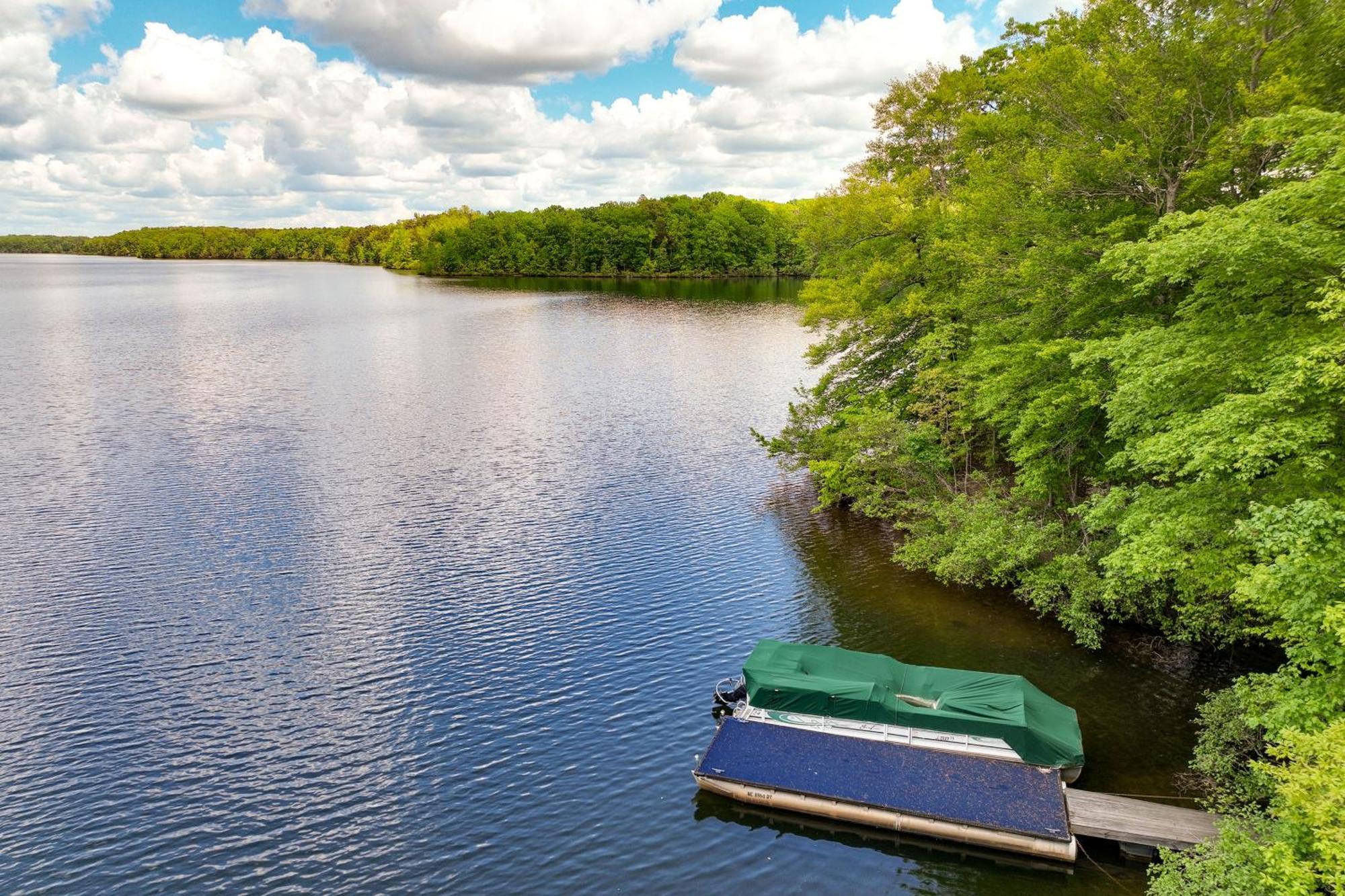 Stunning Lakefront Roxboro Home With Private Dock! Esterno foto