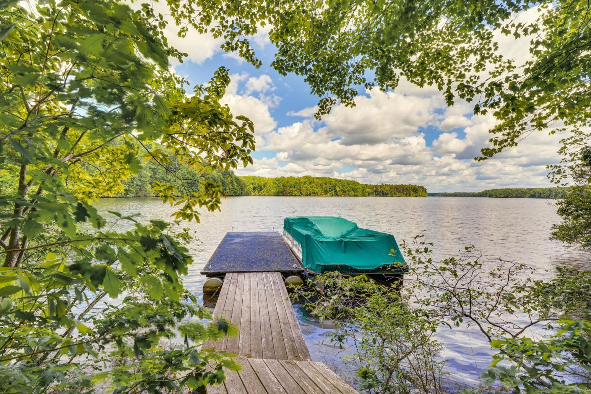 Stunning Lakefront Roxboro Home With Private Dock! Esterno foto